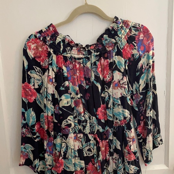 Flower Patterned Romper - Picture 3 of 4